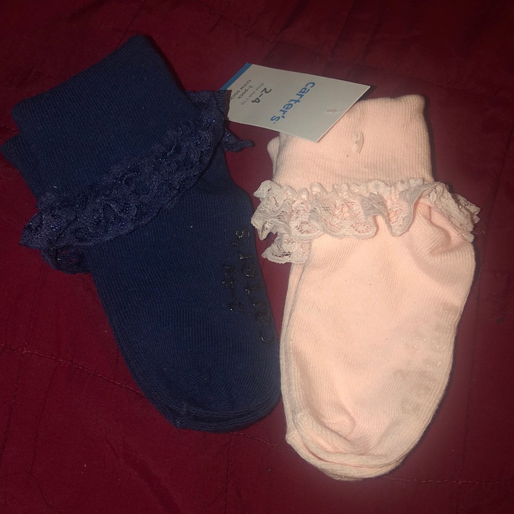 Ruffled socks.               @Strg